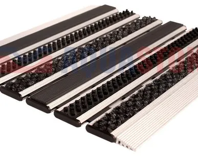 фото Алюминиево-резиново-ворсовый низкопрофильный половик со щеткой (дл. до 4 м)