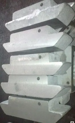 Фото №0 Башмак токосъемника литник