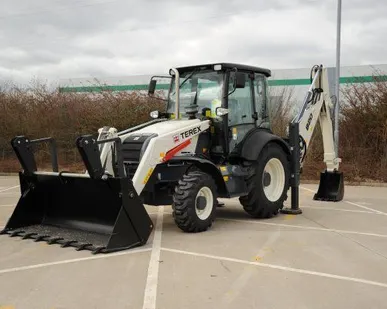фото Экскаватор погрузчик TEREX TLB 820 Экскаватор-погрузчик