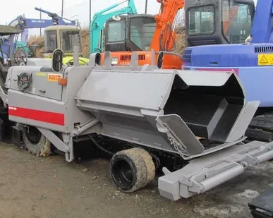 фото Асфальтоукладчик Hanta F1942W-4WD