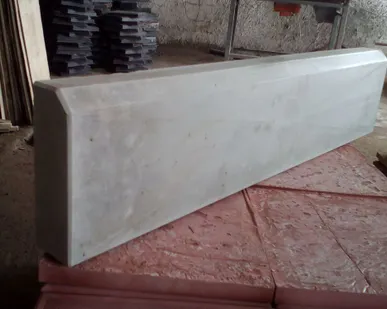 фото Поребрик метровый