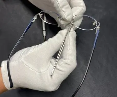 фото Установка линз в безободковую оправу