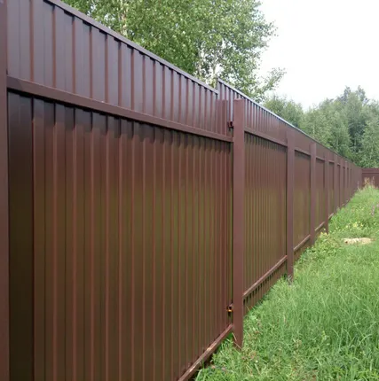 Фото №0 Изготовление заборов из профнастила