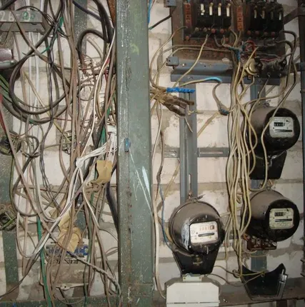 Фото №0 Демонтаж вводного рубильника