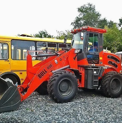 Фото №0 Погрузчик 3 тонны BULL 930