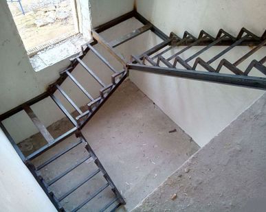 фото Лестницы металлокаркас под отделку.
