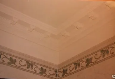 фото Карниз из гипса