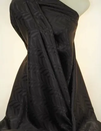 Фото №0 Жаккард шёлковый тёмно-коричневый Италия Состав: шёлк 100 % Плотность ≈115 г/м² Ширина 138 см