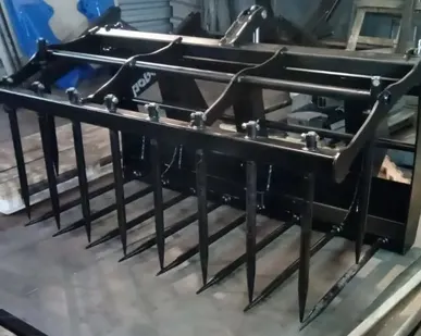 фото Вилы для сена усиленные (с г/ц) на погрузчики Робокоп–НЕО-0.8/0.9