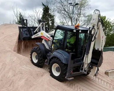 фото Экскаватор погрузчик terex TLB840 TLB890 TLB990