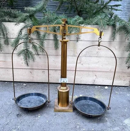 Фото №0 Весы равноплечные с двумя чашами 50 см латунь