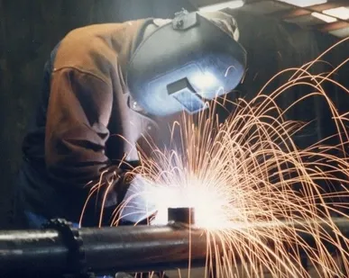 фото Сварка металла аппаратом-полуавтоматом