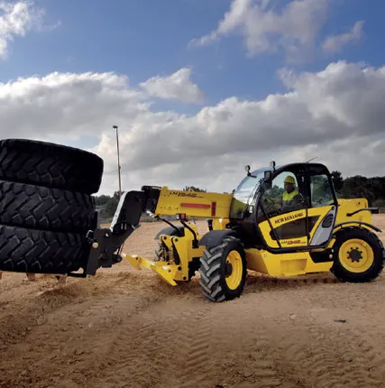 Фото №0 Погрузчик Телескопический New Holland LM1345