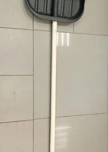 фото Лопата снеговая №2 410х360 с дерев..черенком и V-обр. ручкой