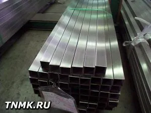 фото Труба нержавеющая профильная 60х30х2,0 мм зеркальная  | шлифованная AISI 30
