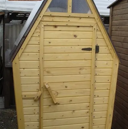 Фото №0 Изготовление туалетов из дерева для дачи