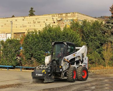фото Аренда мини-погрузчика bobcat фреза СПб
