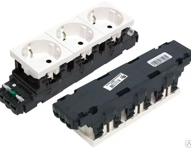 фото Розетка Mosaic DLP 3х2К+3 нем.ст.б/заж. LEGRAND