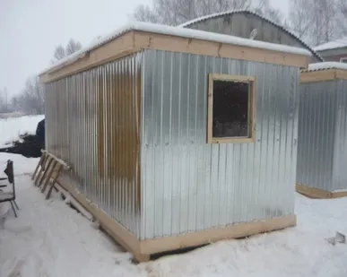 фото Дачный вагончик из профлиста