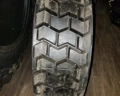 фото Шина пневматическая для Bobcat 10-16.5 PR10 TI200 Armour шашечка