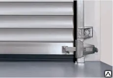 Фото №0 Монтаж навесного замка на рольставни