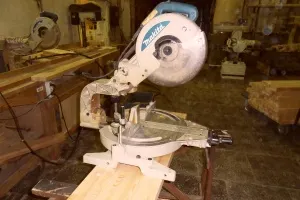 Фото №1 Пила торцовочная MAKITA LS1214 Б/У в Ангарске