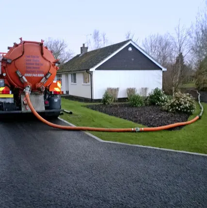 Фото №0 Обслуживание выгребных ям (откачка)