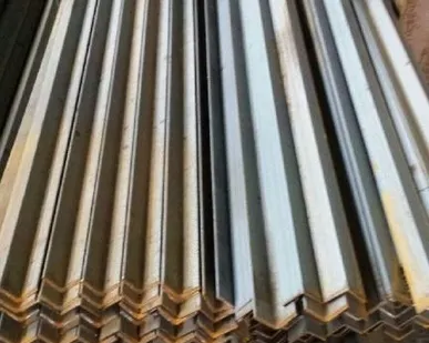 фото Уголок равносторонний 45х45 х3 ст.3СП5 L 6, 9, 11.7 м