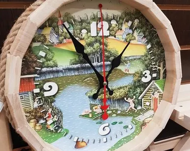 фото Настенные часы Бочка "В баньке" липа