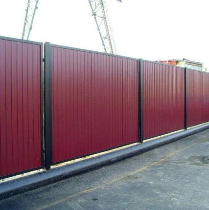 Фото №0 Строительство забора из профлиста