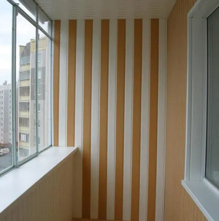 Фото №0 Обшивка балкона пластиковыми панелями