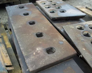 фото Нож средний 404-93-22 (5 отверстий прямой) для спецтехники Четра (Промтрактор)