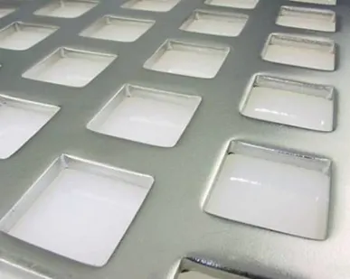 фото Лист с квадратными отверстиями 1,5мм ТУ 1812-001-50336739-2008