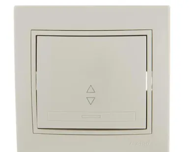 фото Выключатель проходной 1-кл. СП Мира 10А IP20 со вставкой крем. LEZARD 701-0303-105