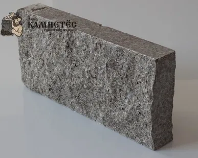 фото Плиты гранитные "Скала" 300х150х50мм, Куртинский гранит