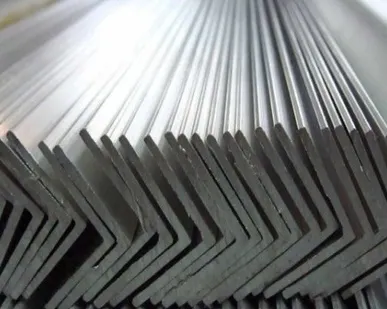 фото Уголок алюминиевый 50х50х5 АМг61 (1561);50х50х5;с доставкой;АМГ61