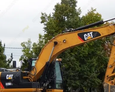фото Аренда гусеничного экскаватора Caterpillar 320D2 L, Москва