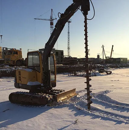 Фото №0 Аренда бурильной машины на базе гусеничного экскаватора
