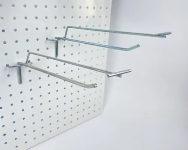 фото Крючок на перфорацию одинарный с ценникодержателем L=250мм, d=6мм, шаг 50мм, цинк