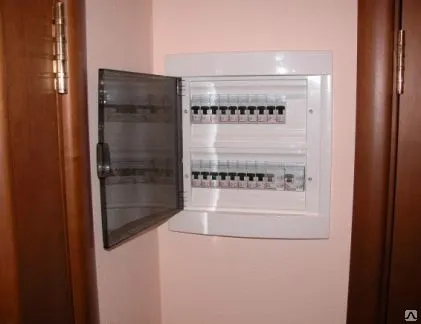 Фото №0 Установка электрощита встроенного в нишу (кирпич)