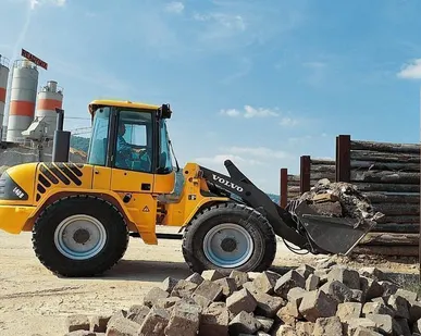 фото Аренда фронтального погрузчика Volvo L35B