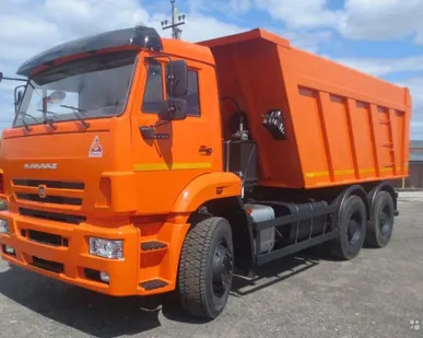 фото Самосвал КАМАЗ с водителем