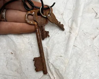 фото Ключ старинный металл 9 см набор 3 шт.