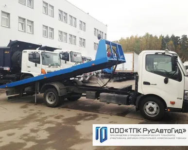 фото Hino 300 со сдвижной эвакуаторной платформой