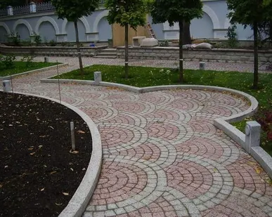 фото Гранитные бордюры