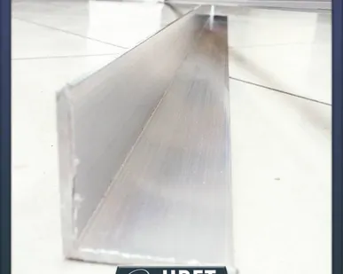 фото Алюминиевый уголок 200х20х3 АД31Т1