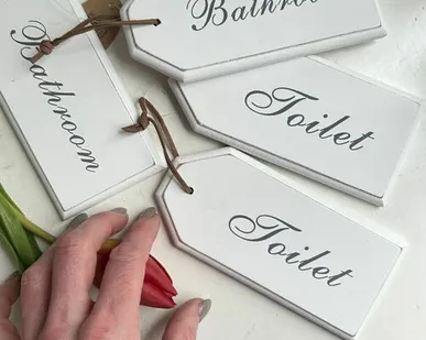 фото Табличка Toilet 7х15 см дерево