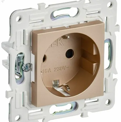 Фото №0 SKANDY Розетка с заземлением с защитными шторками 16А SK-R04Sa песочный IEK