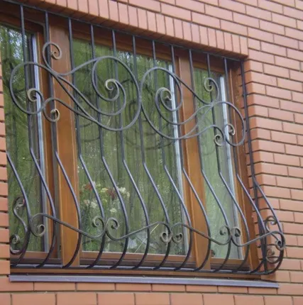 Фото №0 Решетка кованая на балкон