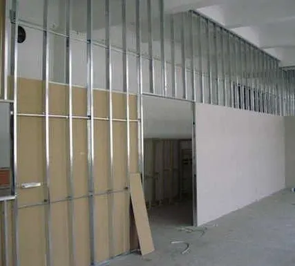 Фото №0 Монтаж перегородок из ГКЛ с изготовлением каркаса (в 1 слой)